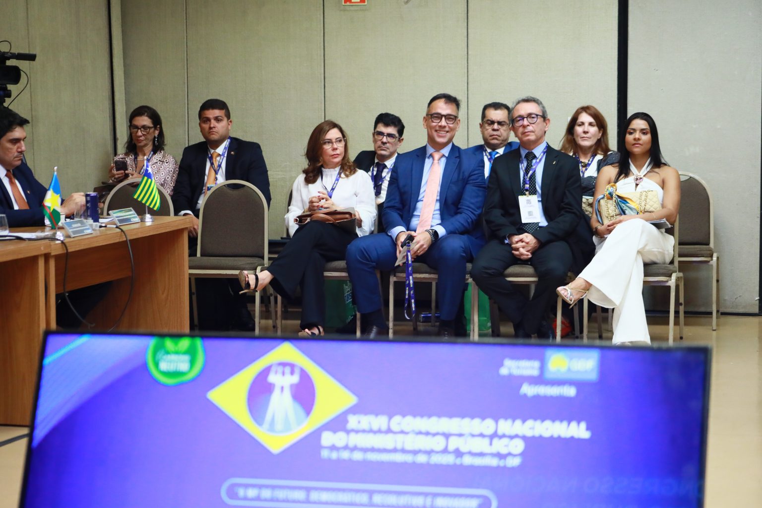 Cynthia Pardo Andrade Amaral acompanha reunião ordinária da CONAMP