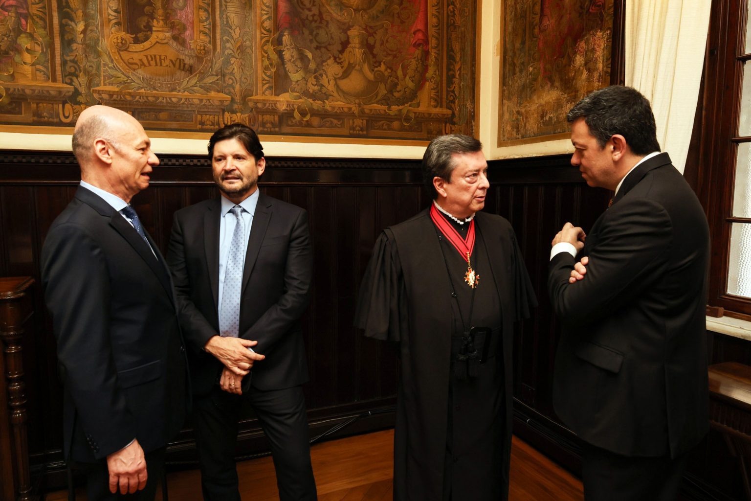 Da esquerda para a direita: Walter Barone (Presidente da União Internacional de Magistrados e Vice-Presidente da Apamagis), André do Prado, Fernando Antonio Torres Garcia e Fernando Pereira